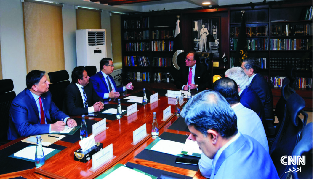 اسلام آباد میں وزیر خزانہ محمد اورنگزیب کی نیسلے پاکستان سے ملاقات؛ معاشی اصلاحات، ٹیکس شفافیت، مقامی سازی، درآمدات میں کمی اور پائیدار سرمایہ کاری پر گفتگو۔