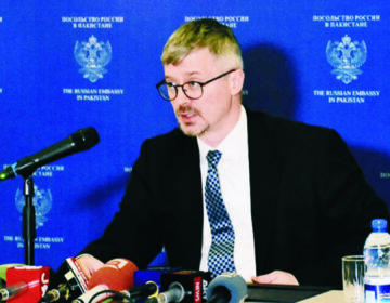 پاکستان میں روسی سفیر البرٹ پی خوریف کی یوکرین بحران، روس-امریکہ مذاکرات، یورپی پالیسیوں اور پاکستان کی غیرجانبدار سفارت کاری پر بریفنگ۔